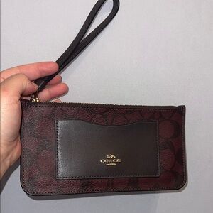 Coach Signature Canvas Wristlet - Burgundy/Brown